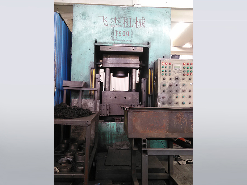 T500冷擠壓機